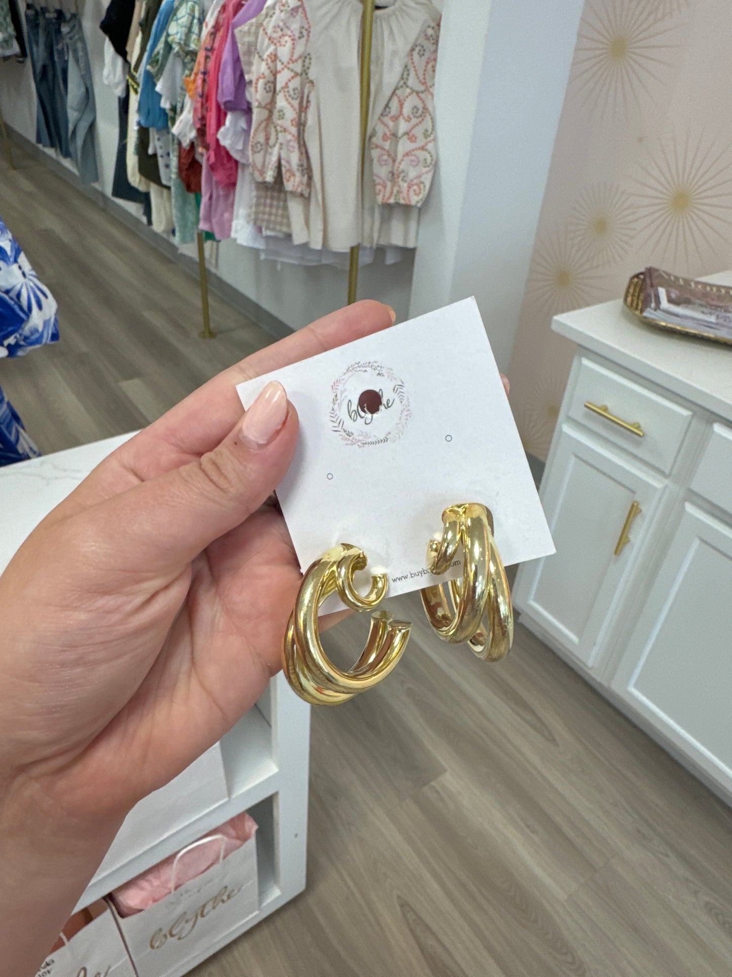 FINAL SALE Hazel Hoops in Shiny Gold