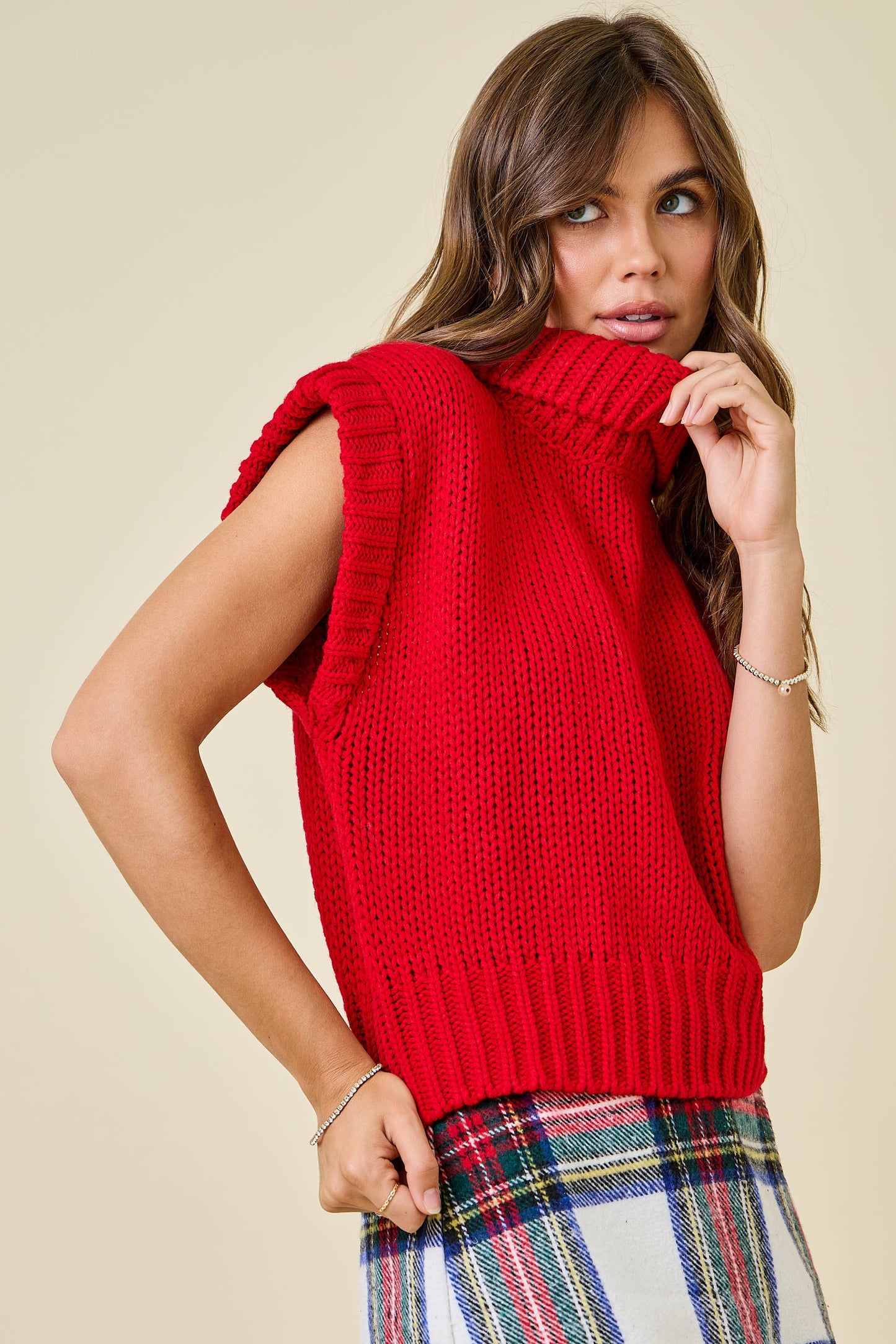Red Sleeveless Cropped Turtle Neck