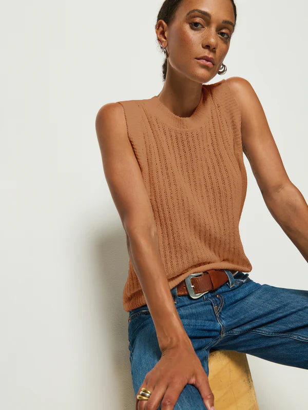 Elliana Pullover Vest in Praline