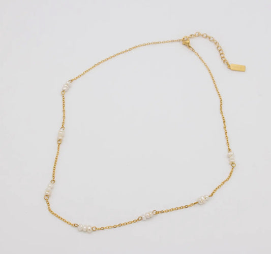Iris Dainty 3 Pearl Necklace