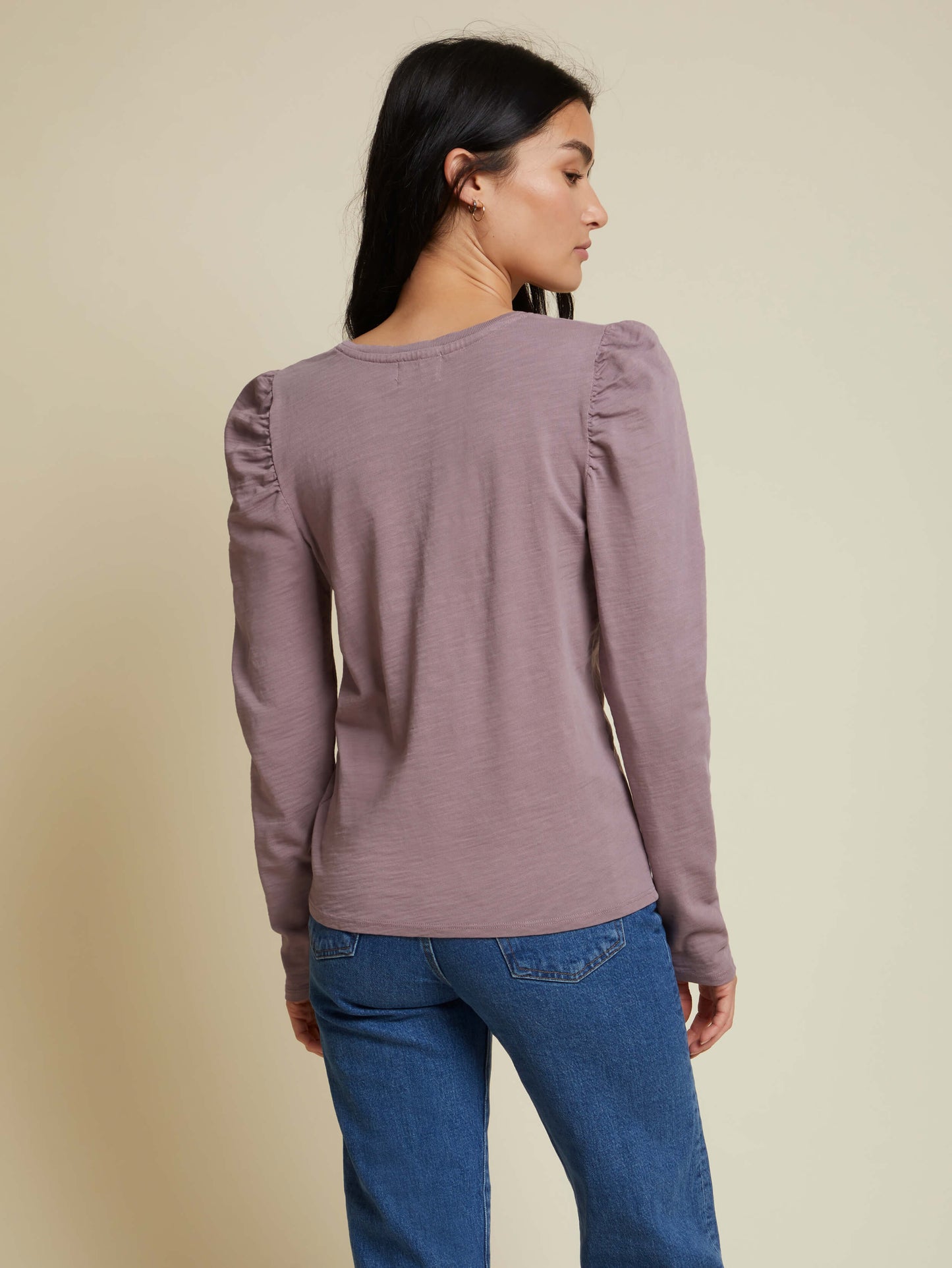 Elizabeth Tee in Hopeless Romantic