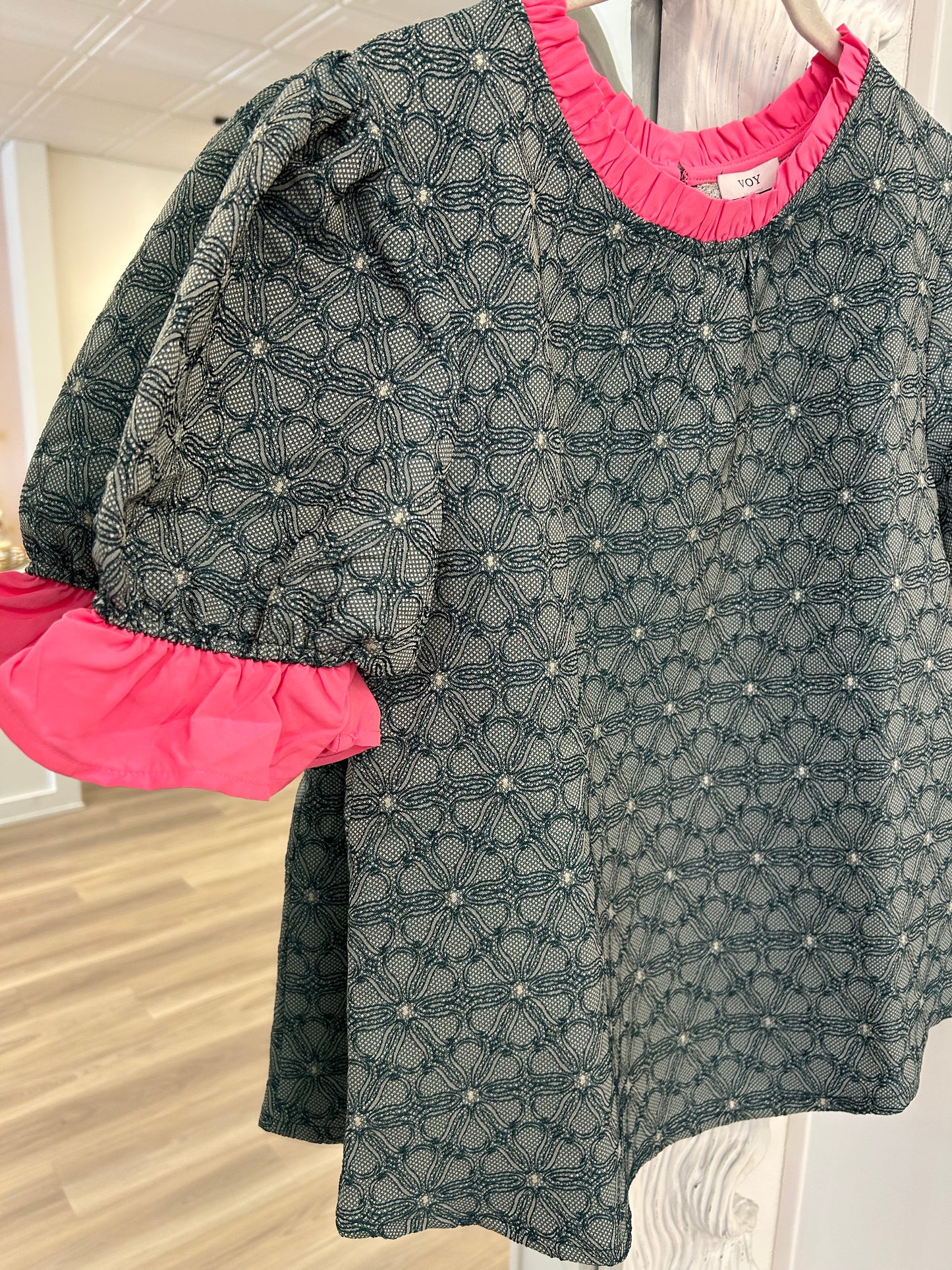 Contrast Ruffled Neck & Sleeve Floral Top