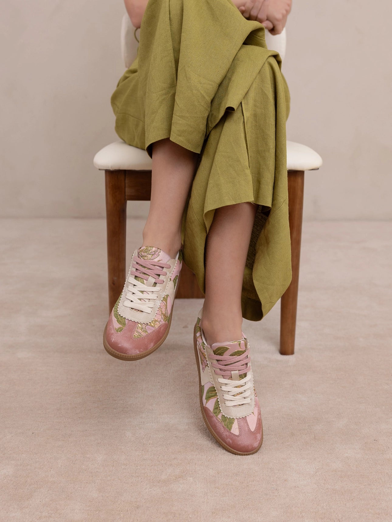 Rose Garden Classic Low Top Sneakers
