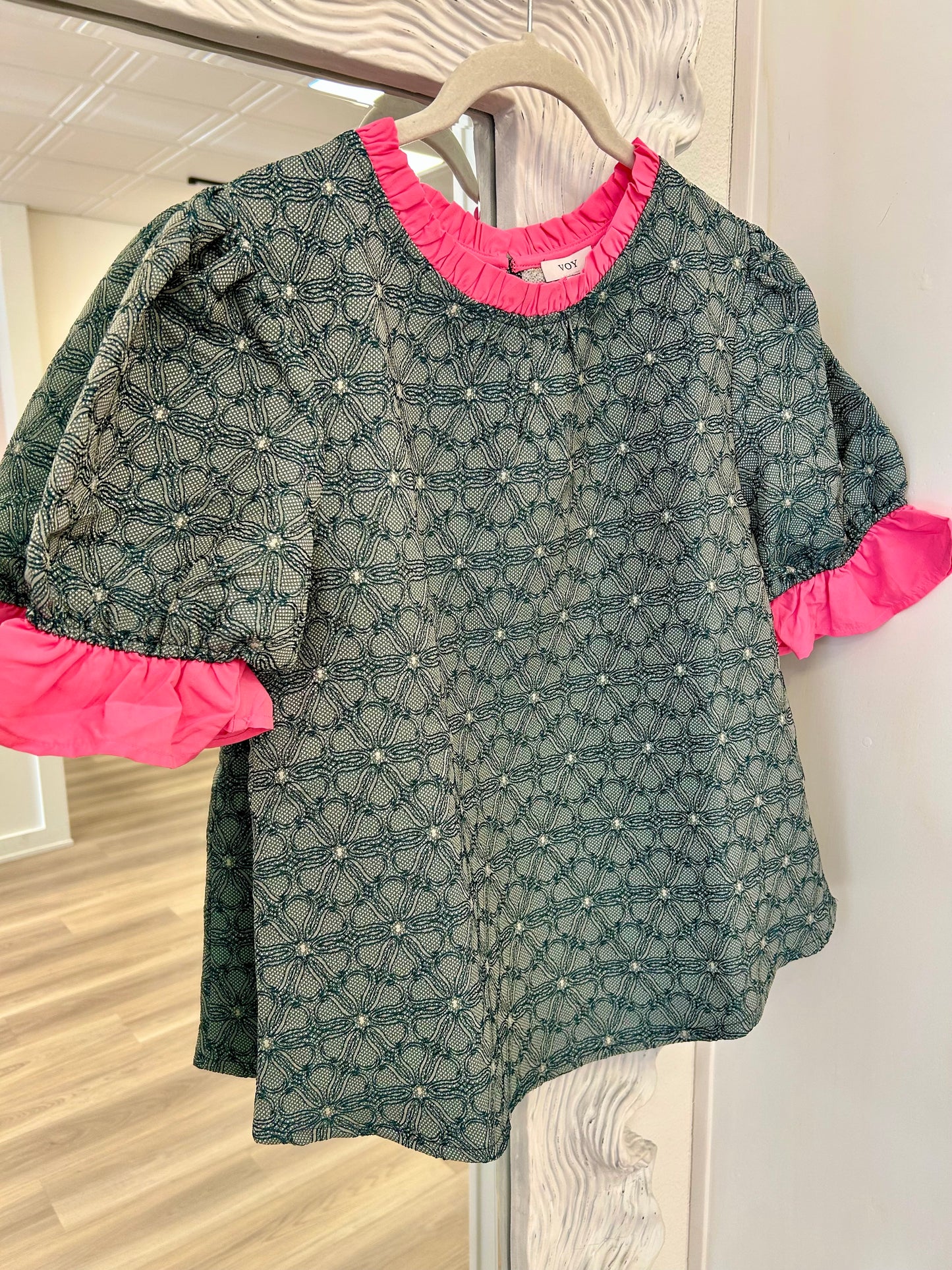 Contrast Ruffled Neck & Sleeve Floral Top