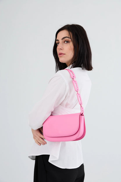 Tripoli Chain Link Shoulder Bag in Bubblegum