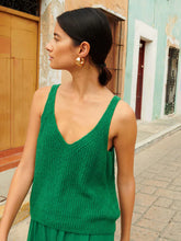 Load image into Gallery viewer, Cece Sweater Tank in Green
