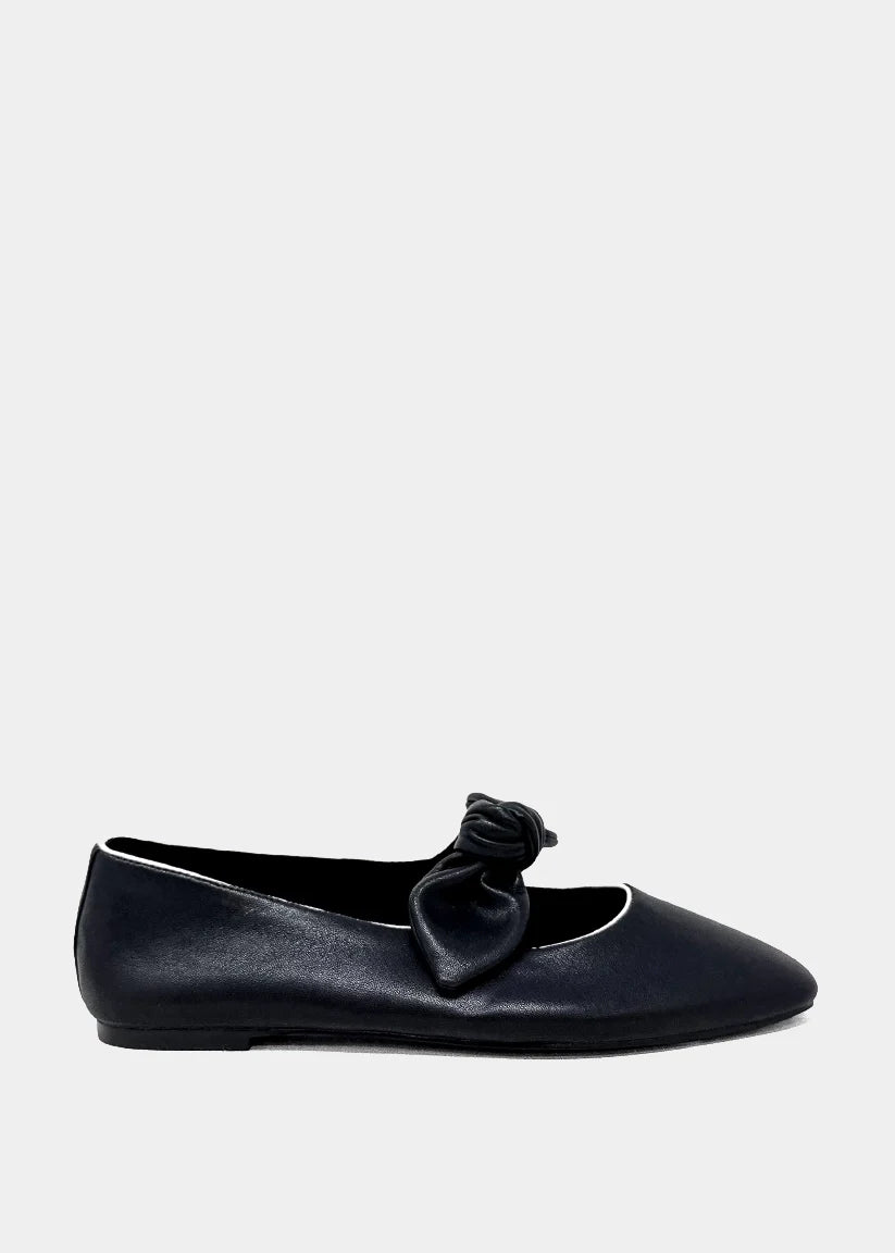 April Bow Flat in Black
