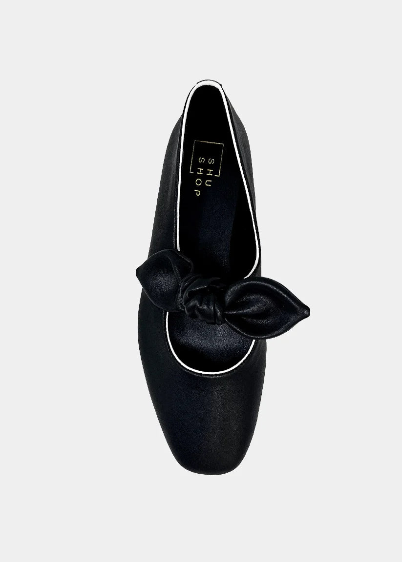 April Bow Flat in Black