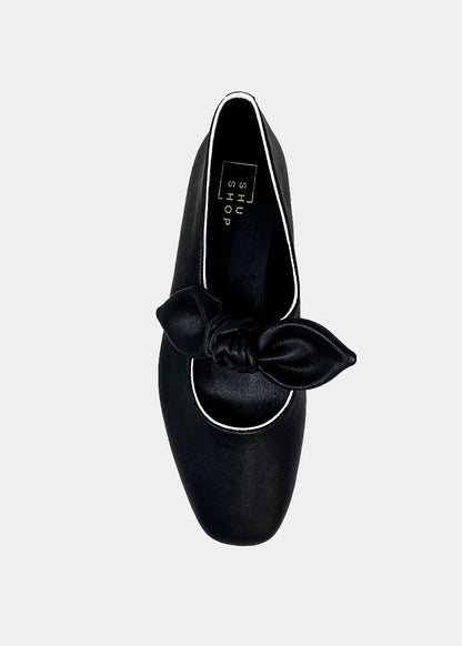 April Bow Flat in Black