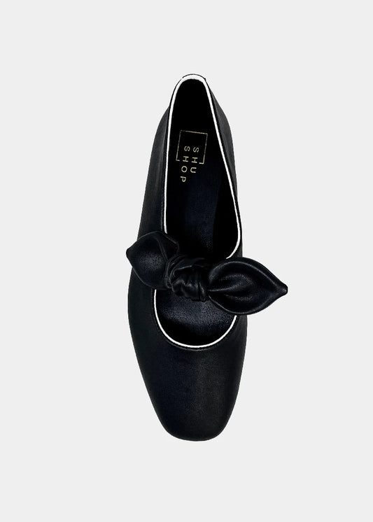 April Bow Flat in Black