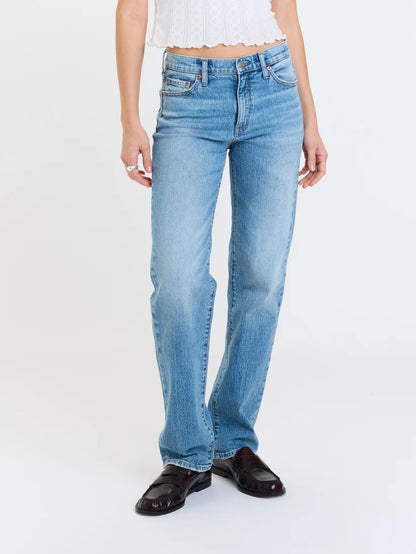 Rebel Mid Rise Slim Straight in Repeat