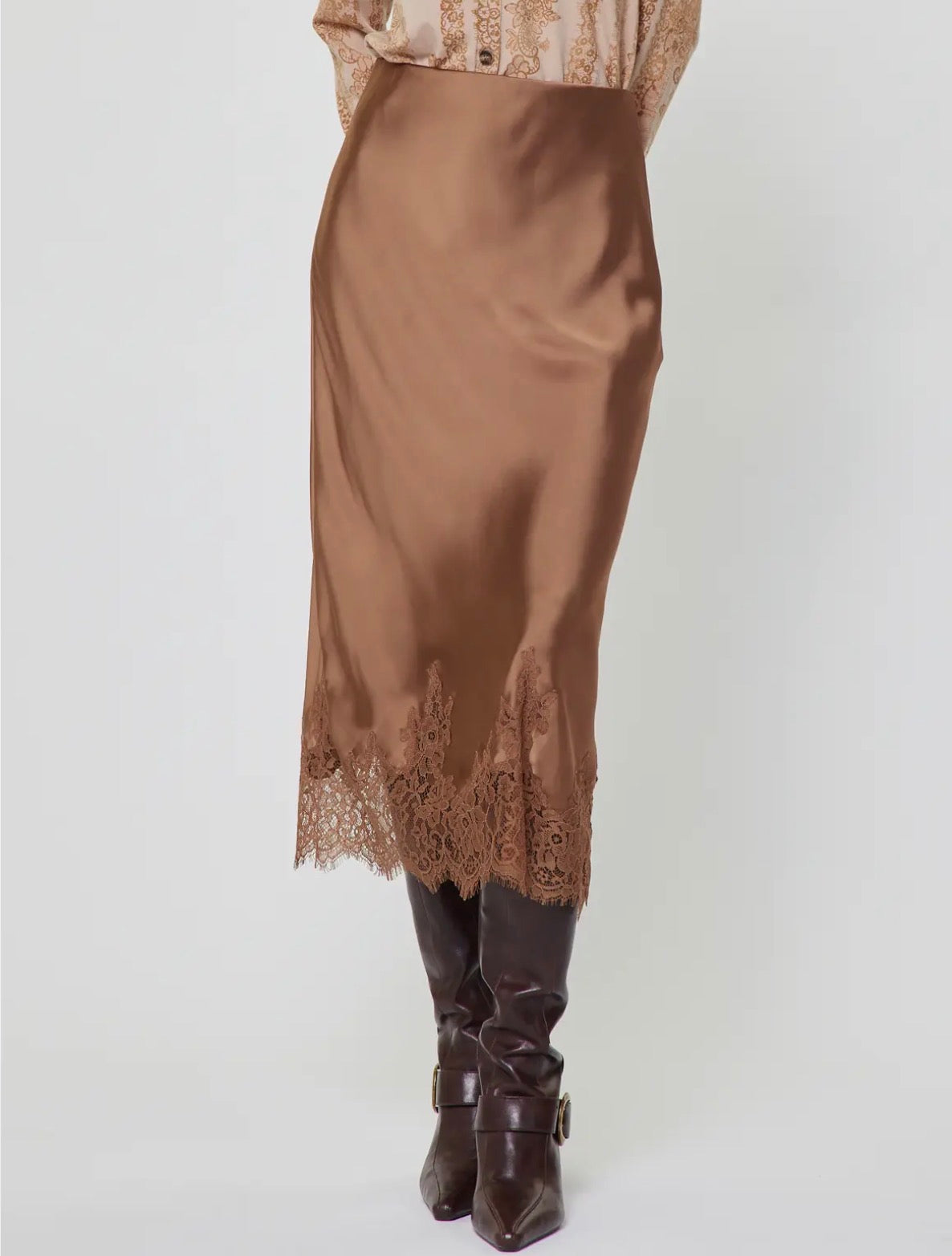 Savannah Lace Hem Skirt
