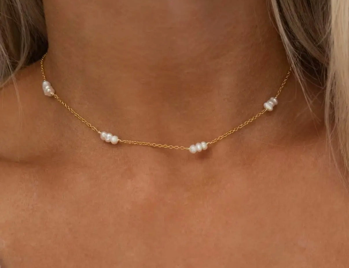 Iris Dainty 3 Pearl Necklace
