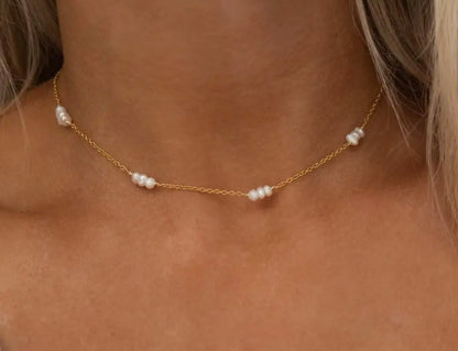 Iris Dainty 3 Pearl Necklace