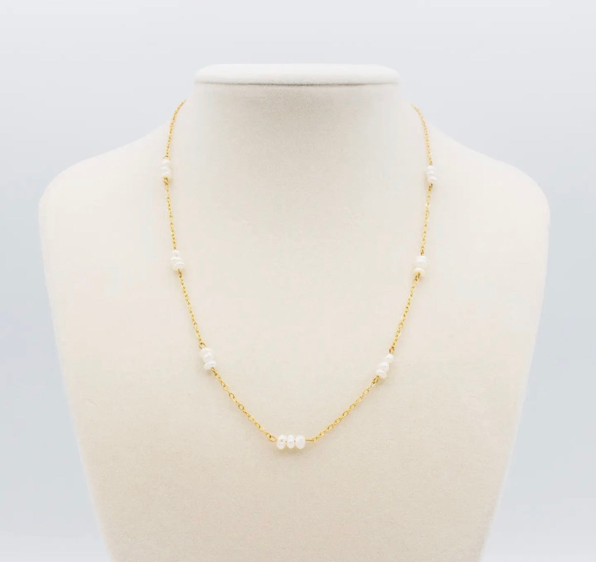 Iris Dainty 3 Pearl Necklace