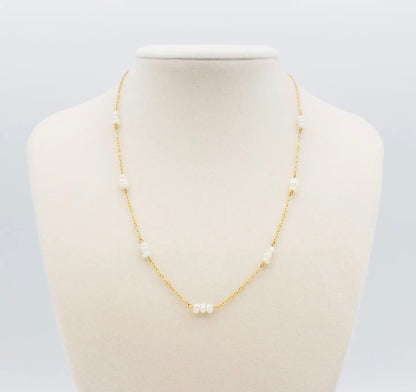 Iris Dainty 3 Pearl Necklace