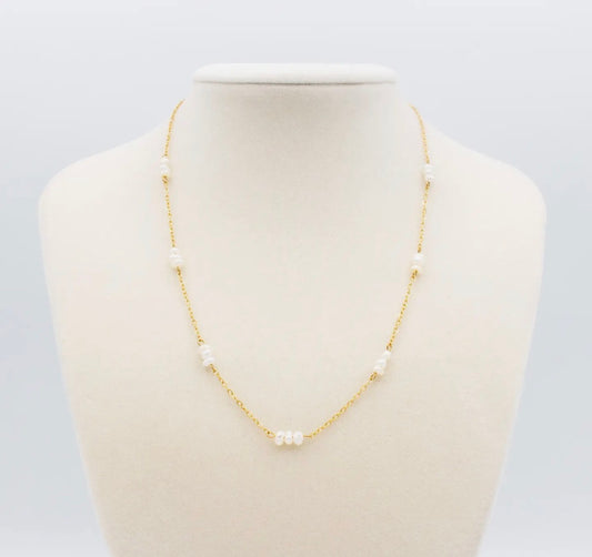 Iris Dainty 3 Pearl Necklace