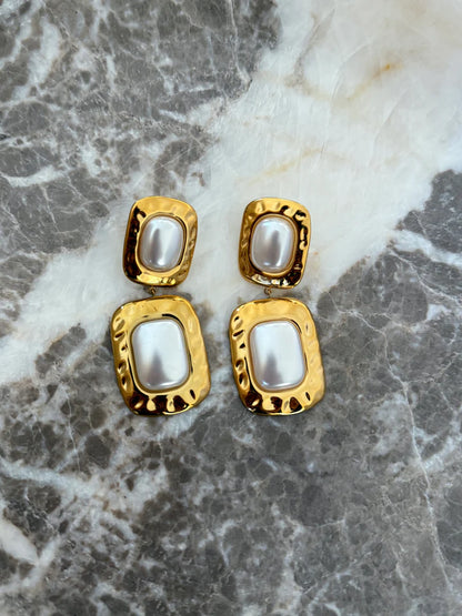 Allison Pearl Earrings