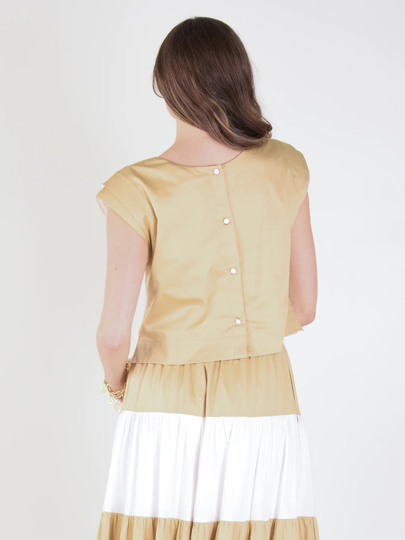 Hatti Tank in White Sand