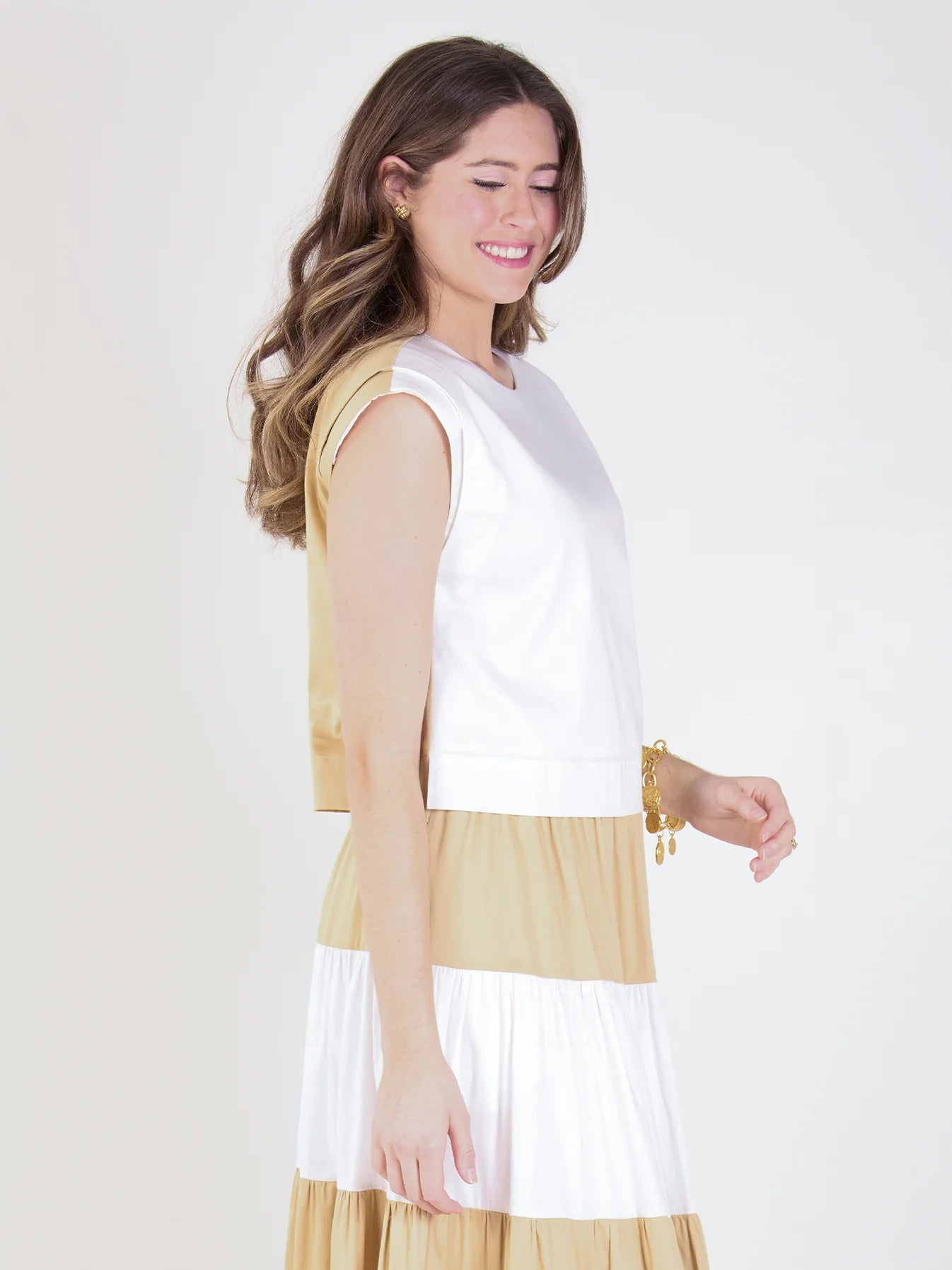Hatti Tank in White Sand