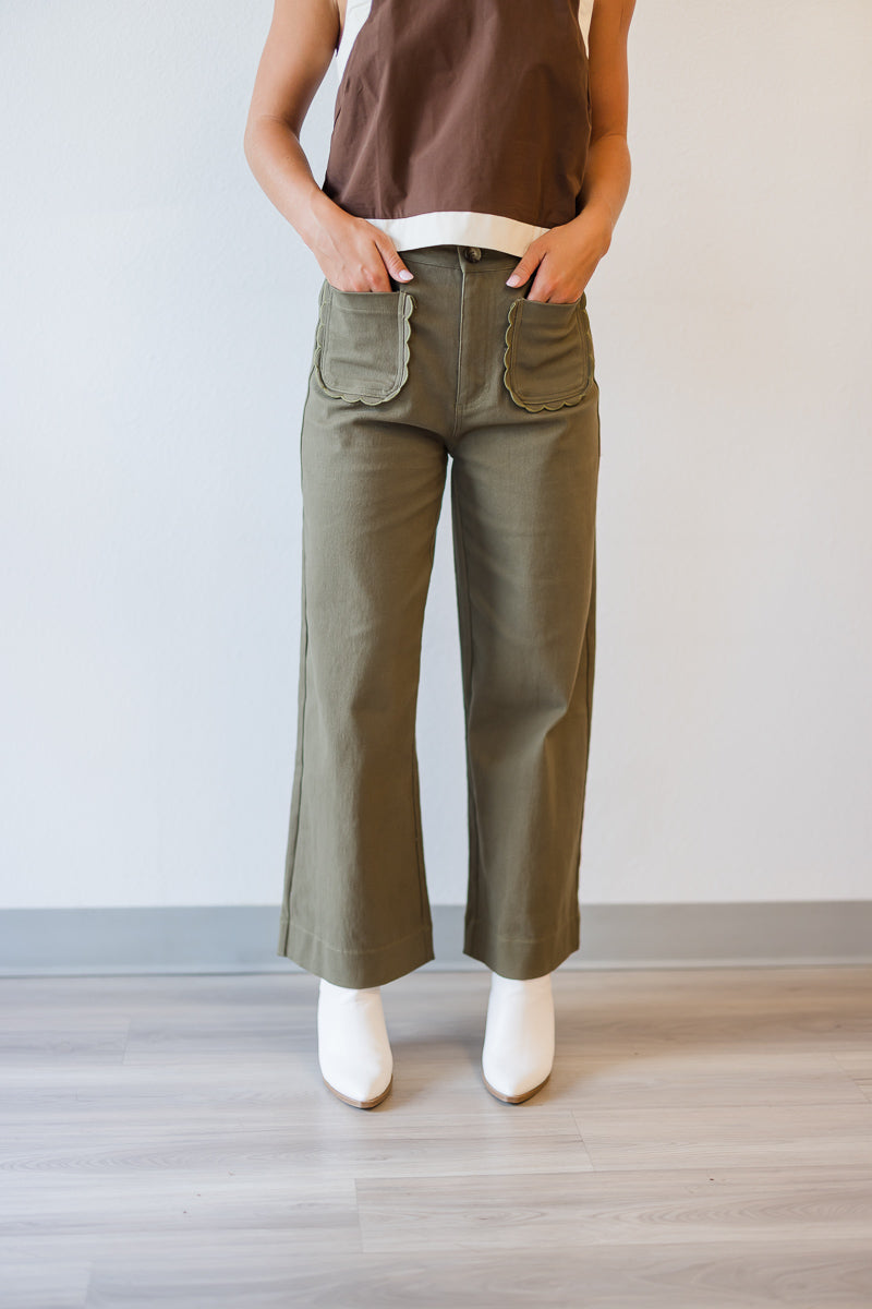 Oli Scalloped Pant in Olive