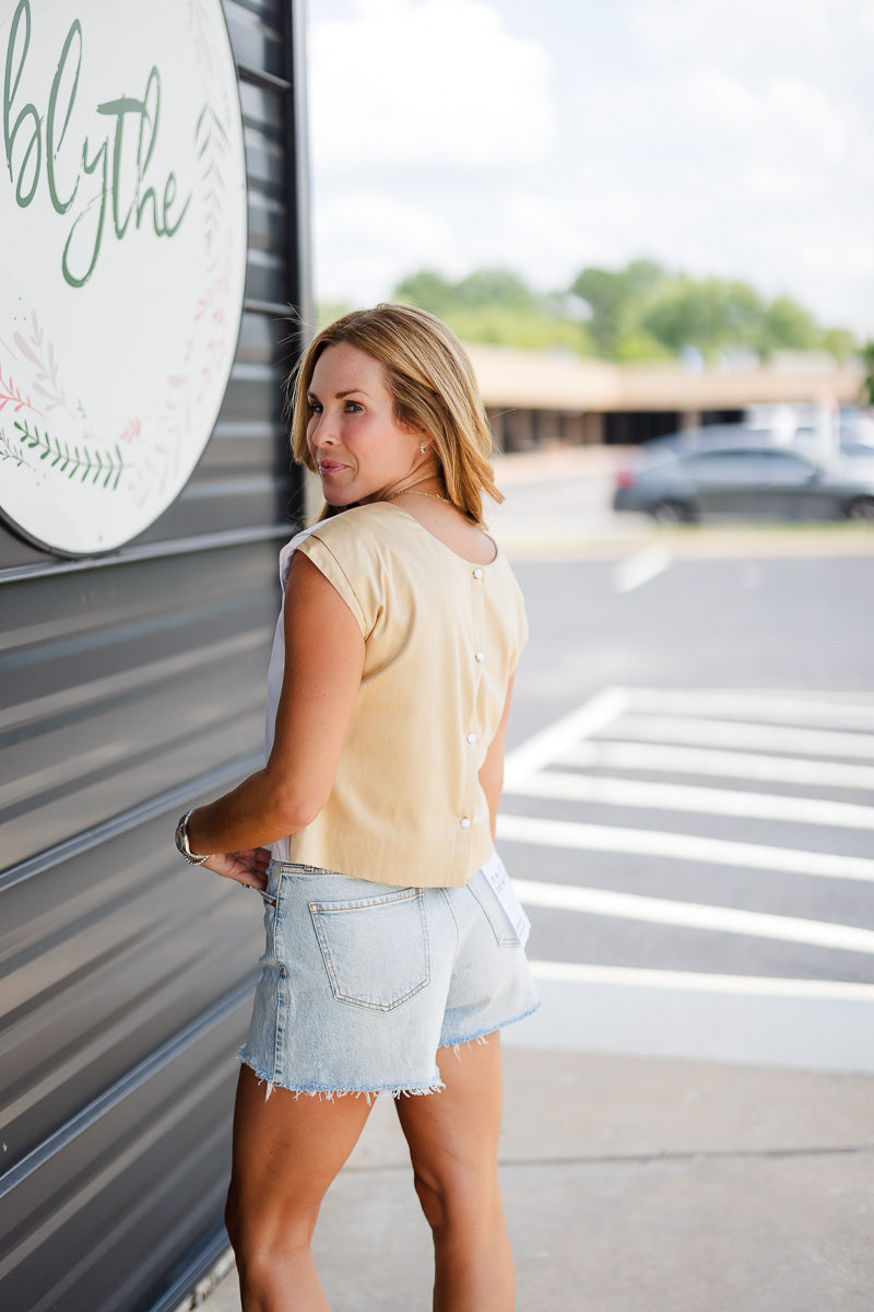 Hatti Tank in White Sand