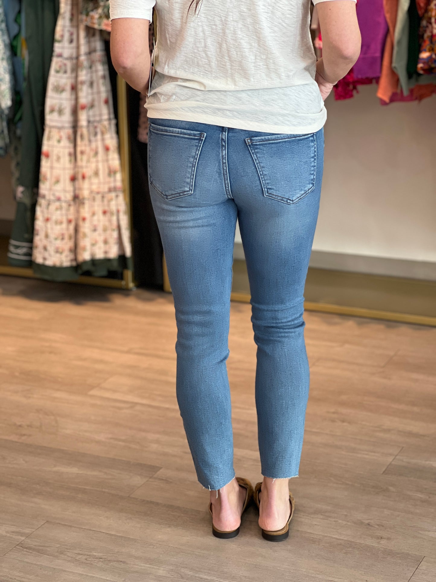 FINAL SALE Charlize High Rise Cigarette Leg Jean in Effortless