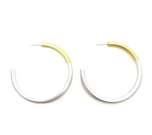 Elizabeth Large Hoop Earring in Gold/Silver