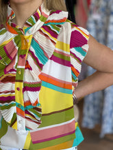Load image into Gallery viewer, Laure Sleeveless Blouse in Violine
