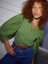 Load image into Gallery viewer, Dixe Poplin Henley in Green
