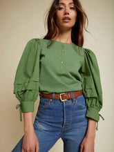 Load image into Gallery viewer, Dixe Poplin Henley in Green

