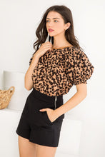 Load image into Gallery viewer, Leopard Puff Sleeve Top
