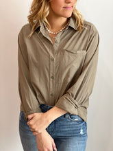 Load image into Gallery viewer, Clay Button Down Shirt
