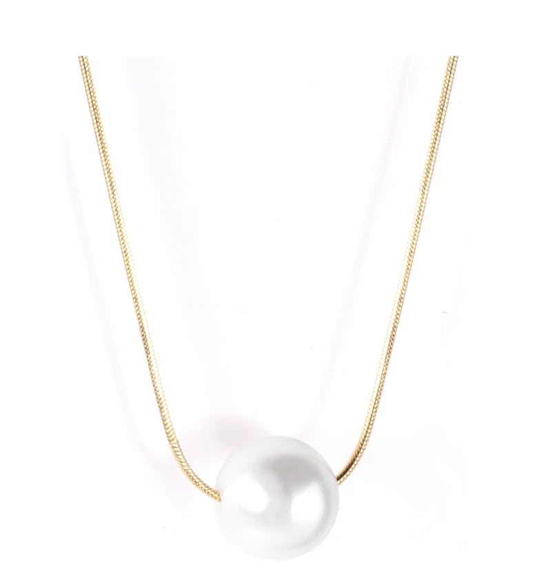 Singular Pearl Drop Necklace