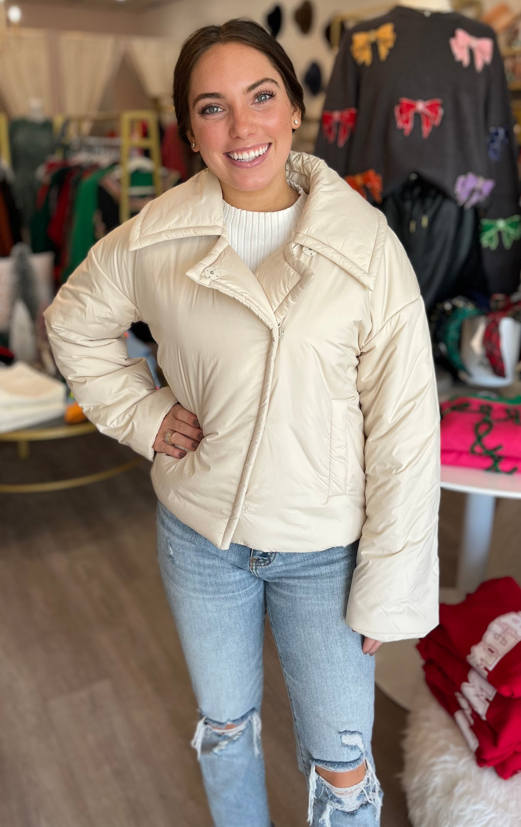 Cropped Puffer Jacket in Cream