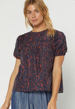 Load image into Gallery viewer, Navy Floral SS Top
