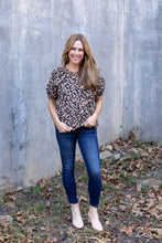 Load image into Gallery viewer, Leopard Puff Sleeve Top
