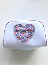 Load image into Gallery viewer, Mini Heart Bag
