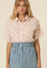 Load image into Gallery viewer, Button Front Top in Multi Diamond Print
