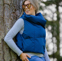 Load image into Gallery viewer, Navy Waterproof Puffer Vest
