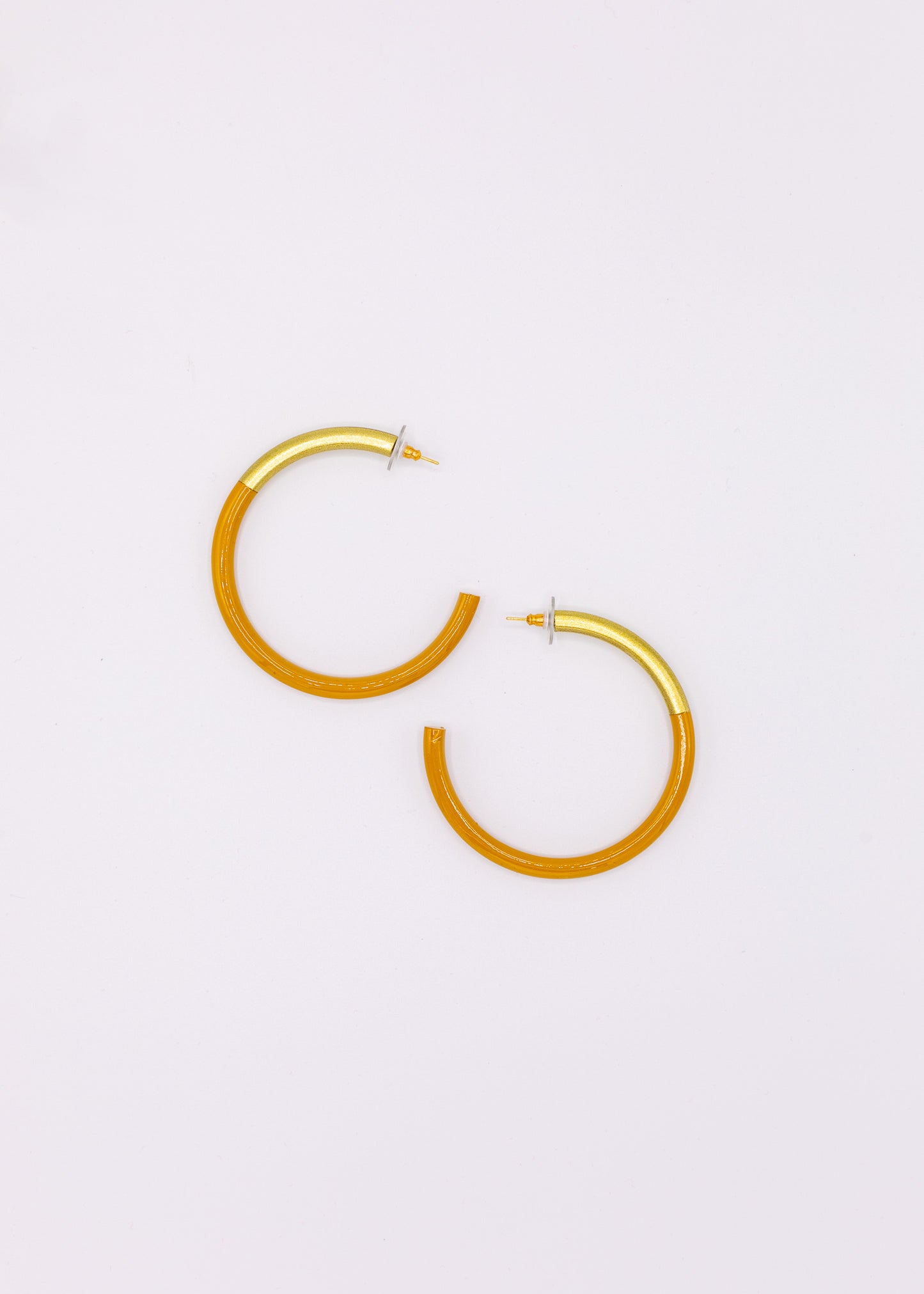 FINAL SALE Elizabeth Large Hoop Earring in Harvest Gold