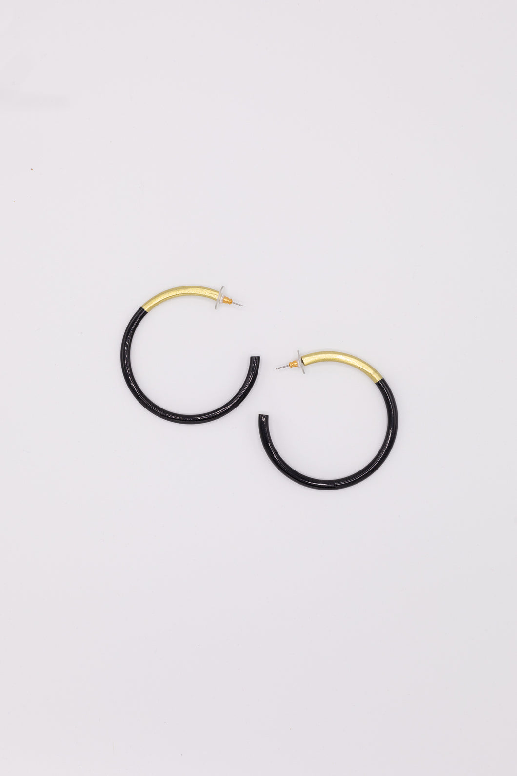 Elizabeth Large Hoop Earring in Black
