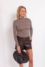 Load image into Gallery viewer, Slinky Mock Tee in Java Houndstooth
