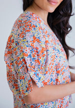 Load image into Gallery viewer, Floral V Neck Puff Sleeve Top
