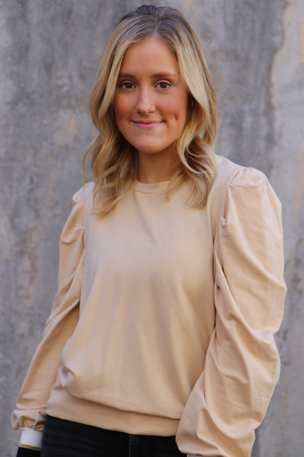 Day Pullover in Almond Buff