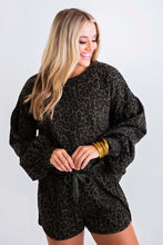 Load image into Gallery viewer, Leopard Sweatshirt Set
