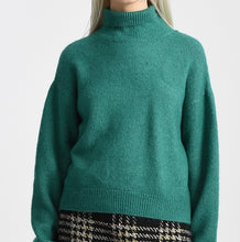 Load image into Gallery viewer, Turtleneck Sweater in Emerald Green
