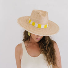 Load image into Gallery viewer, Maggie Palm Hat
